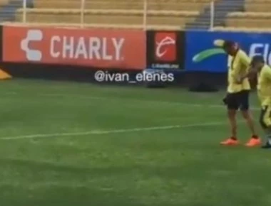 Βίντεο: Ακόμα και οι «θεοί» γερνούν - Ο Ν.Μαραντόνα δεν μπορεί να πάρει τα πόδια του